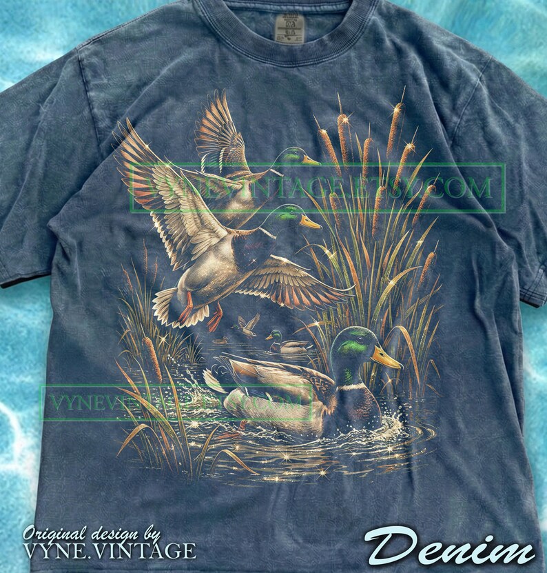Vintage Mallard Ducks Comfort Colors® Tshirt, Retro Hunting Tees, Nature Wildlife Sweater, Bird Lover Tanktop, Flying Drake Design imagen 4
