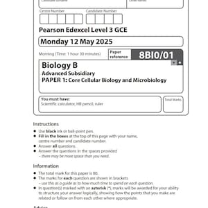 Op de afbeelding: Een Pearson Edexcel Level 3 GCE examenpapier voor Biologie B, Advanced Subsidiary, Paper 1: Core Cellular Biology and Microbiology. Het examen is gepland voor maandag 12 mei 2025. Vereist een wetenschappelijke rekenmachine, HB-potlood en liniaal.