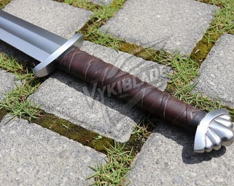 Handgesmeed Viking-geïnspireerd stalen zwaarddisplay – middeleeuws fantasie decoratief decor