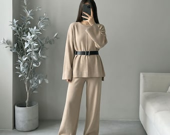 Trainingsanzug mit Jogginghose und Langarmpulli: Loungewear gestricktes Frauen-Outfit, Zweiteiler-Set