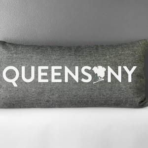 Queens NY Kissen. Lendenwirbel-Kissen aus Onyx für Queens New York Native. Bewegliches Geschenk für Queens Home Decor.