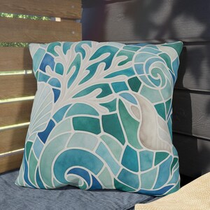 Buitenkussen zeeglasmozaïek | Coastal Seashell-terraskussen | Buitendecoratie strandhuis | Waterblauw waterbestendig sierkussen, veranda cadeau