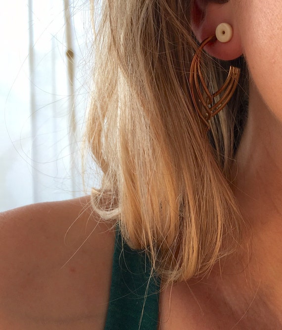 Gold Vintage Wave Hoops - image 5