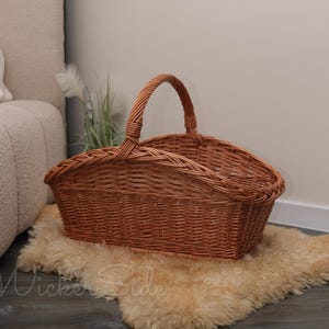 Vintage Brennholzkorb mit Griff, handgefertigter Rattan-Kaminholzhalter, rustikaler Holzvorratskorb, natürliches Wohndekor