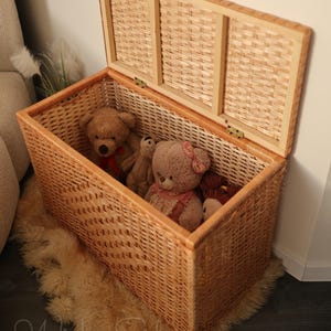 Handmade wicker toy chest, vintage storage trunk, woven toy box, laundry basket with lid, rattan blanket trunk, clothes hamper