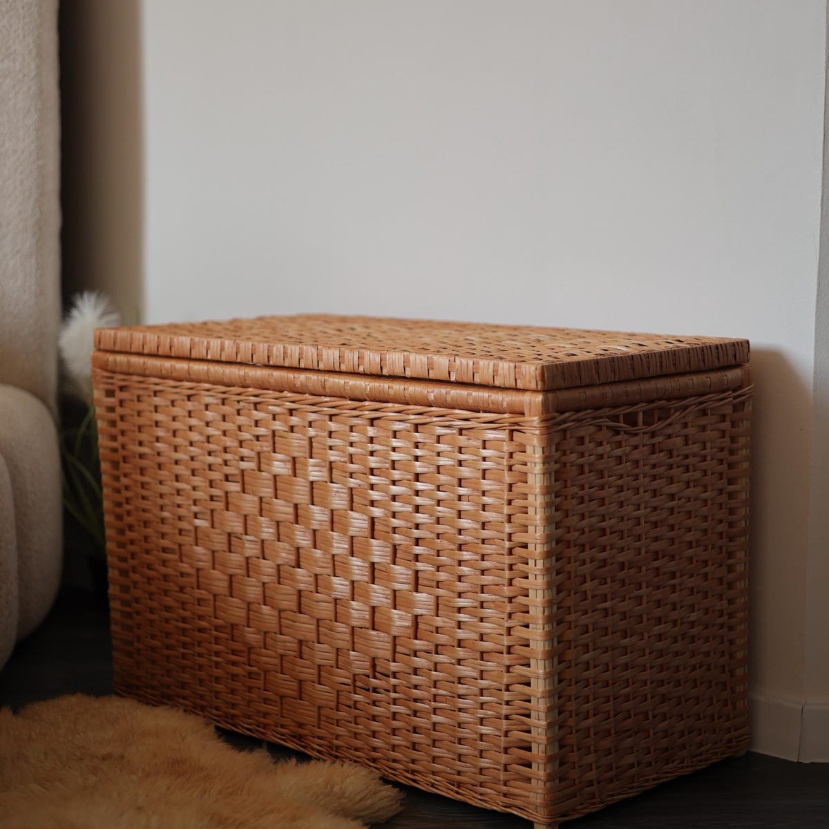 Handmade Large Wicker Laundry Hamper with Lid, Rattan Blanket Chest, Natural Woven Storage Basket, Boho Home Organizer