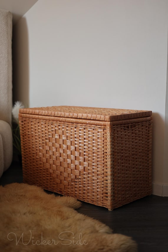 Handmade Large Wicker Laundry Hamper with Lid, Rattan Blanket Chest, Natural Woven Storage Basket, Boho Home Organizer