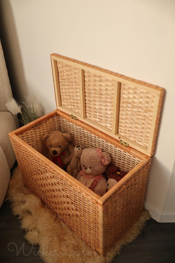 Handmade wicker toy chest, vintage storage trunk, woven toy box, laundry basket with lid, rattan blanket trunk, clothes hamper