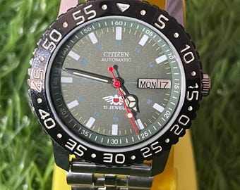 Vintage Citizen Automatic Men's Watch, Green Dial, Stainless Steel refurbished and serviced movement.