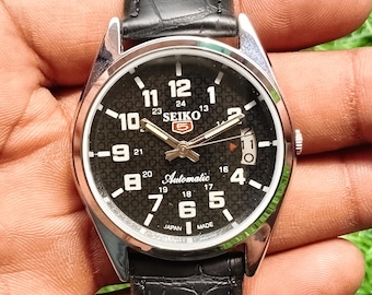 Seiko 5 vintage automatic men's wrist watch made in Japan, movement 6309.