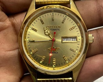 Gerenoveerd vintage Citizen automatisch horloge kaliber 8200, verguld, goudkleurige wijzerplaat (36 mm)