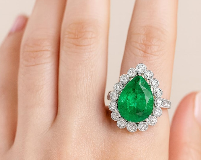 3.55ct Emerald Diamond Ring Natural Pear Cut Emerald with Diamond Halo 18K White Gold Luxury Cocktail Statement Ring Birthstone Fine Jewelry