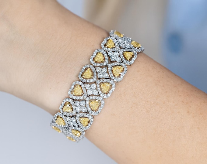 26.04 Carat Fancy Yellow Heart Diamond  Bracelet 18K Gold Natural Diamonds, Luxury Fine Jewelry Gift for Women, Statement Wedding Bracelet