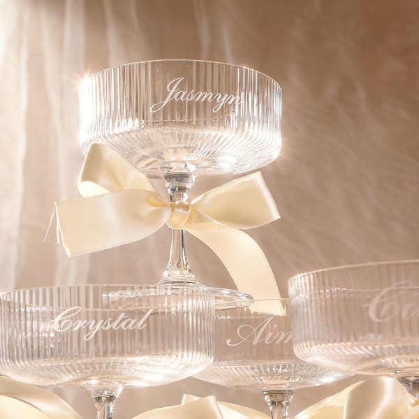 Personligt graverat champagneglas | Champagneglaspresent till brudtärna | Anpassade martiniglas | Julklapp till henne