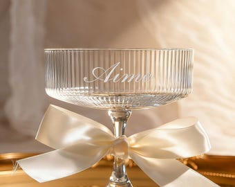 Copas de champán grabadas personalizadas / Copas de boda para dama de honor / Copas de martini personalizadas / Copas de champán grabadas para dama de honor