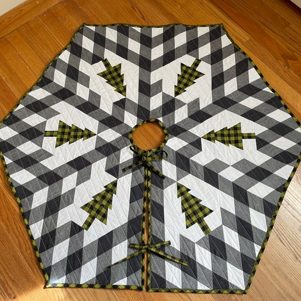 Evergreen King Quilted Tree Skirt NCU0NXD1008