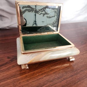 Caja vintage de ónix verde, joyero de ónix de mediados de siglo, joyero de mármol pulido, decoración de piedra natural, joyero de escritorio o tocador de los años 70. imagen 10