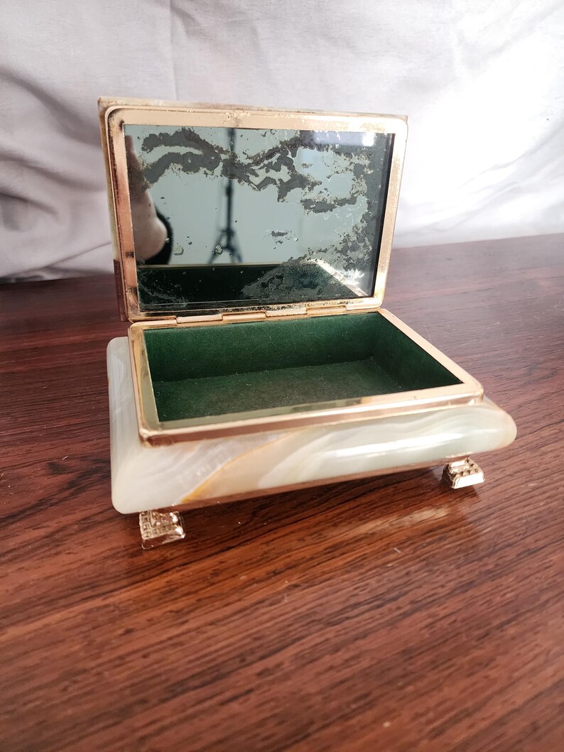 Caja vintage de ónix verde, joyero de ónix de mediados de siglo, joyero de mármol pulido, decoración de piedra natural, joyero de escritorio o tocador de los años 70. imagen 10