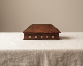 Scatola di legno vintage con intarsi in ottone / Portagioie o portaoggetti artigianale