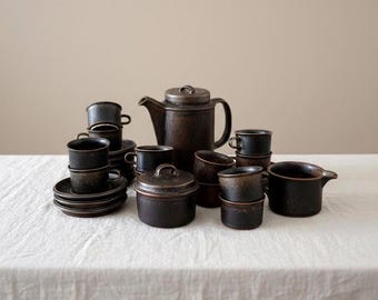 Arabia Ruska Espresso Set 12 Tazze Piattini Caffettiera Zuccheriera Lattiera Finlandia Ulla Procope Vintage Nordic Stoneware Midcentury