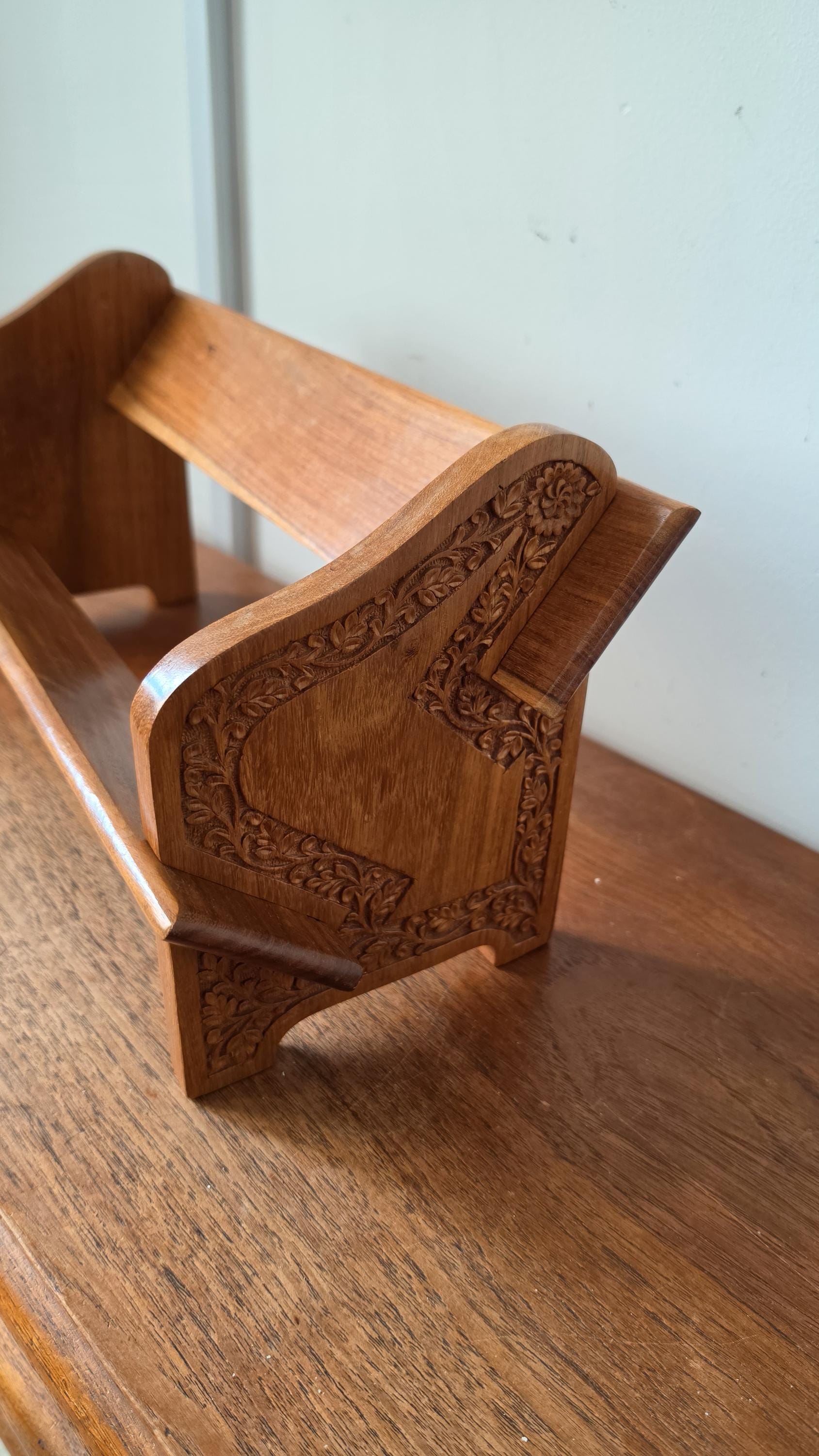 古い木製の雑誌入れ　古道具 Vintage Hand Carved Wooden Magazine Rack, Boho Teak Book Holder