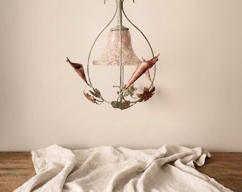 Lampadario a sospensione floreale vintage / Lampadario in stile country francese / Paralume in vetro rosa