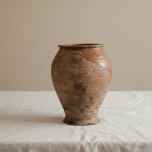 Olla de barro rústica vintage / Recipiente de barro negro y marrón / Decoración de cocina rústica / Tarro coleccionable primitivo