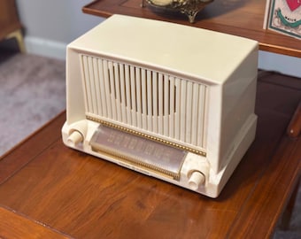 Radio GE antigua convertida a Bluetooth / Altavoz moderno de mediados de siglo / Conversión de radio de válvulas