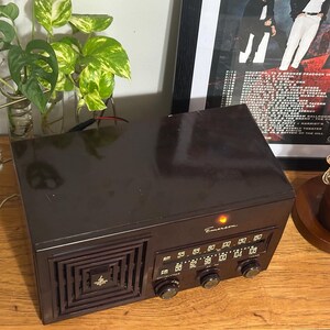 Vintage Bluetooth Radio - 1950s Emerson 641-B image 2