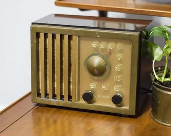 Radio RCA Victor antigua de los años 40 convertida a Bluetooth – Baquelita veteada vintage y latón auténtico