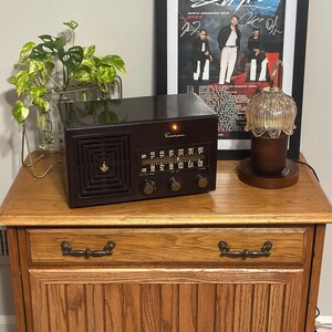 Vintage Bluetooth Radio - 1950s Emerson 641-B image 6