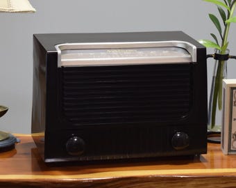 Radio RCA Victor convertida a Bluetooth / Escritorio vintage / Decoración retro estilo Dark Academia