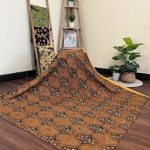 Klassiskt indonesiskt handtryckt Batikbomullstyg, Batik Sogan Cabut Classic, Etnisk Sarong Wrap Lungi, Klädsydd