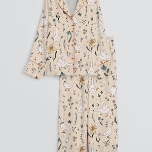 Goose Print Pajama Set – Cute Button-Up Women’s Sleepwear, Cozy Farm Animal Lounge Pajamas