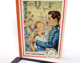 Romantic eReader Case with Dancing Couple, Made from Swedish Book, Corduroy Lining, Fits Kindle Basic, Paperwhite, Voyage, Nook Simple Touch