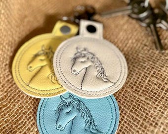 ITH Pony Keyring 13x18 - Great Gift Idea for Horse Lovers