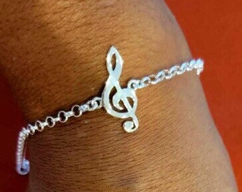 Holiday gift for a Music lover, Treble clef Bracelet, Sterling silver, music note jewelry