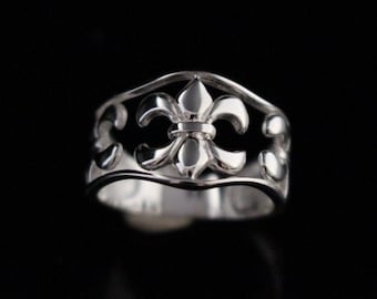 Fleur de lis ring, sterling silver, Louisiana jewelry,  New Orleans gift,  Louisville symbol, game day jewelry, Canada,France, ready to ship
