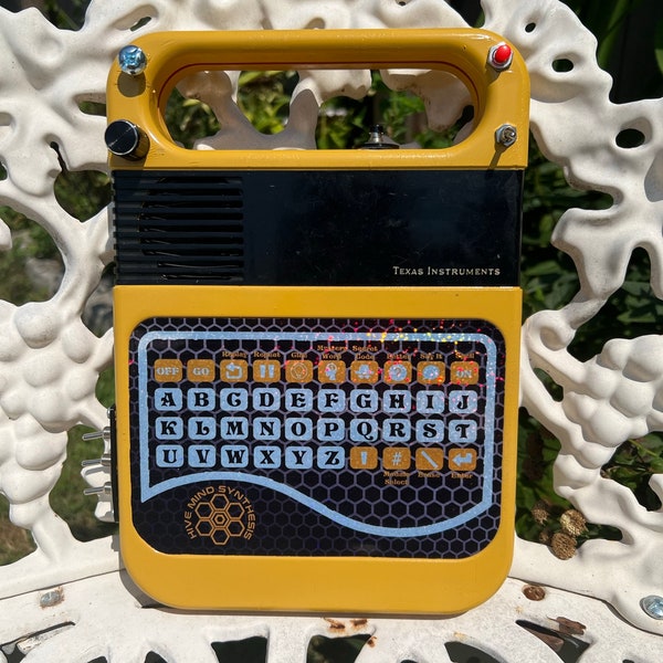 Hive Mind Synthesis Circuit Bent Speak and Spell (2023 Edition) - Modified 1980s electronic toy voice