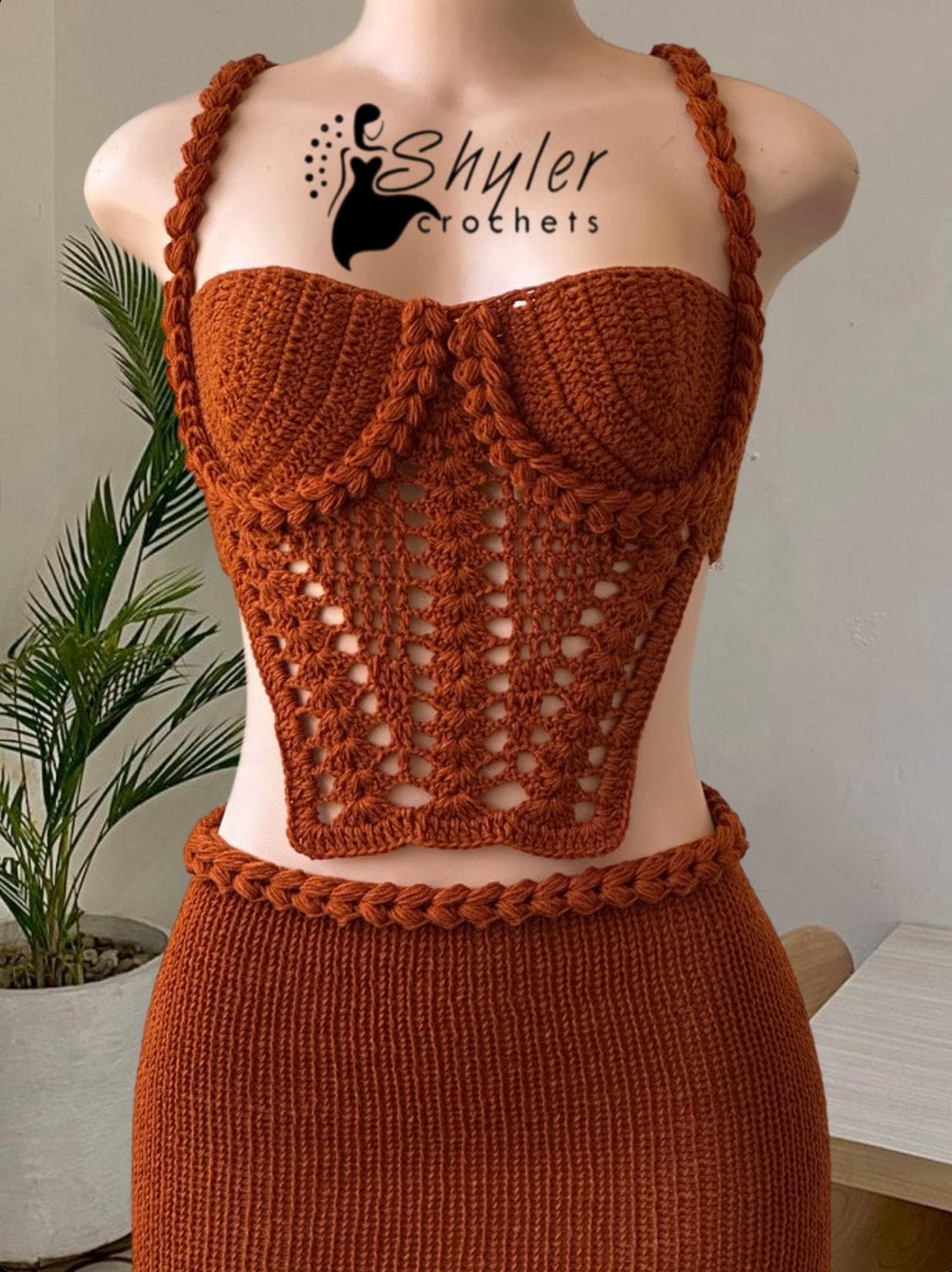 melt the lady nuance cropped tops - melt the lady m nuances logo 