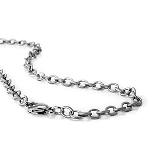 Cadena hipoalergénica de titanio para hombre o mujer, ideal para pieles sensibles, elegante y segura (56 cm de largo, 2,3 mm de grosor).