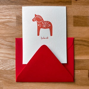 "Viel Glück Dala Pferd ""Lycka Till"" Letterpress Karte."