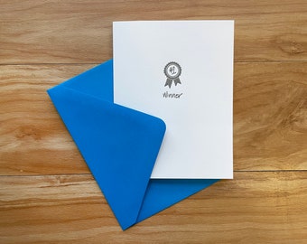 Winnaar Blauw Lint Letterpress Card - Enkele kleur met Lake Envelop en Blank Interieur