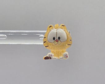 Garfield the cat studs