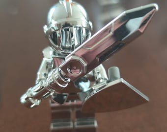 Lego Castle custom minifigure Knight with equipment in Chrome Silver - NEW  !!!