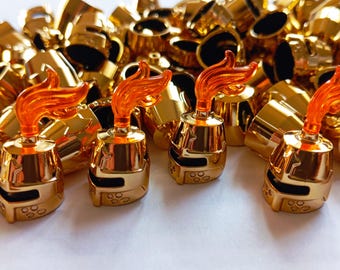 Lego custom minifigure knight's helmet with plume in Chrome Gold - NEW