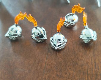 Lego custom minifigure knight's helmet with visor in Chrome Silver - NEW