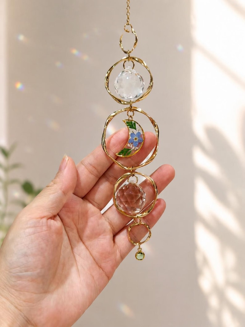 Atrapasueños personalizado con piedra natal, atrapasueños con flor nomeolvides, creador de arcoíris de cristal, adorno conmemorativo para ventana, regalo personalizado para mamá. imagen 7
