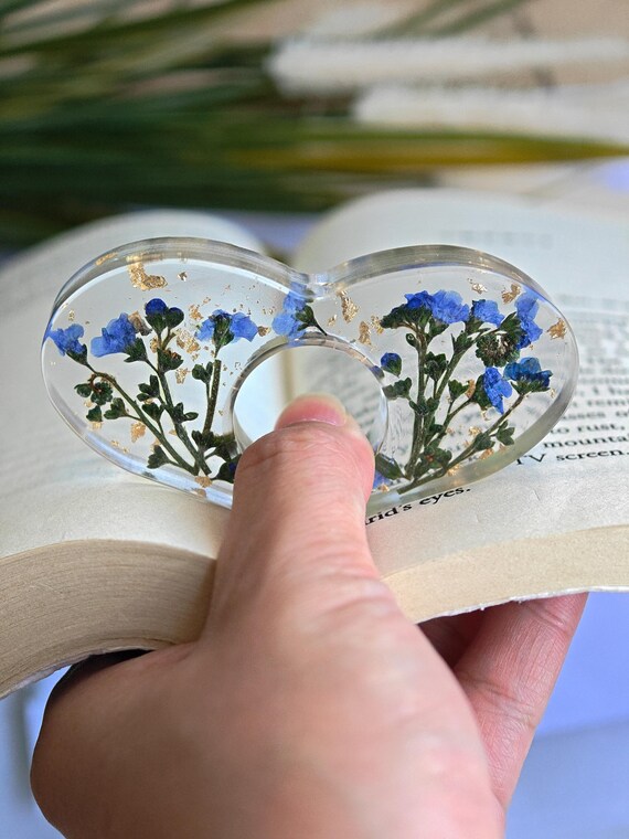 Thumb Book Holder with Real Flowers & Gold Flakes • Resin Page Holder for Easy Reading • Perfect Gift for Book Lovers