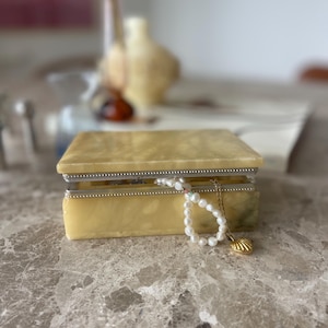 Vintage Onyx Jewelry Box with Silver Trim – Hand-Carved Rectangular Stone Trinket Box, 14x9 cm